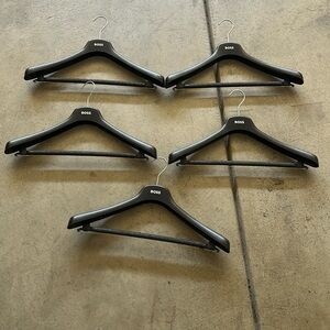 Black BOSS Suite Hangers Set of 5